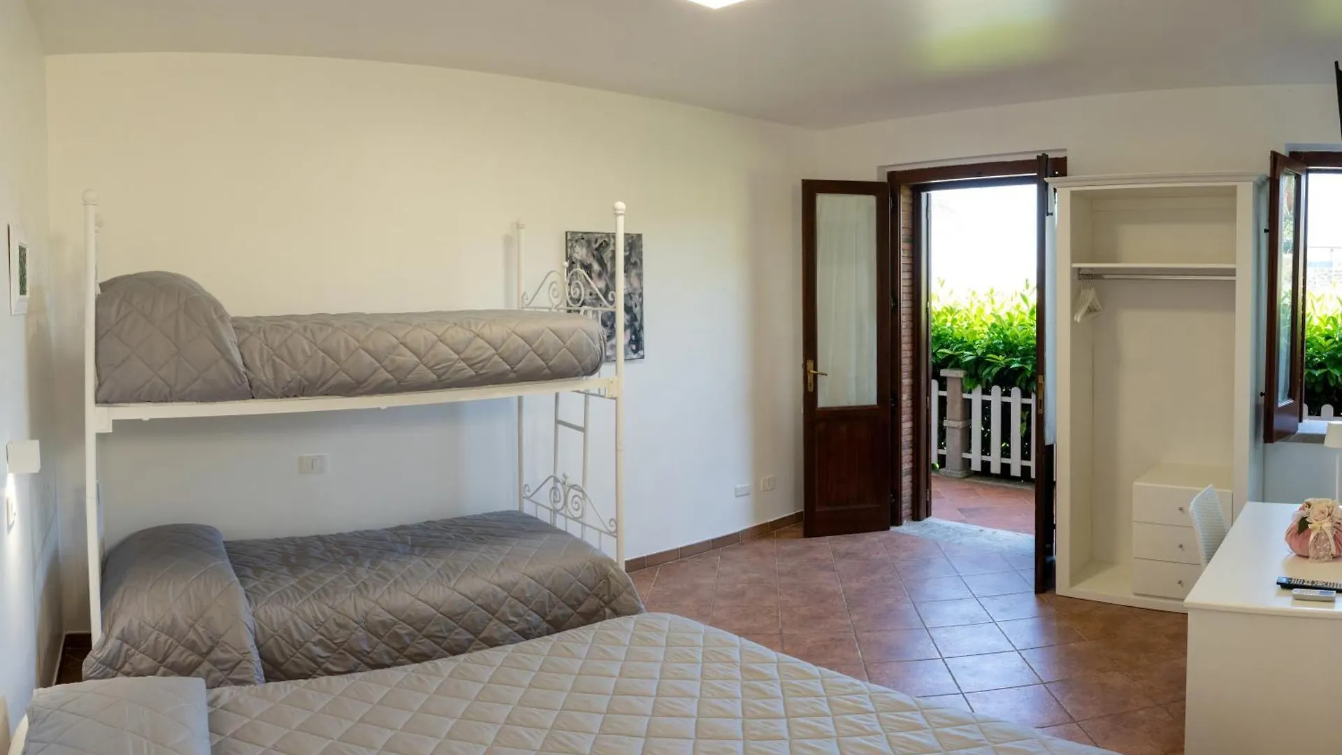 Gasthuis Il Geranio - Resort & Suites Acquedolci